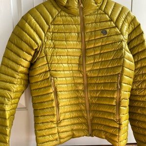 Ultralight Ghost Whisperer 2 Hoody in Dark Bolt